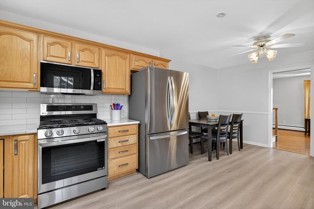 7 GRIGGS RD, Cranbury, NJ 08512