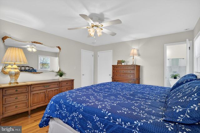 7 GRIGGS RD, Cranbury, NJ 08512