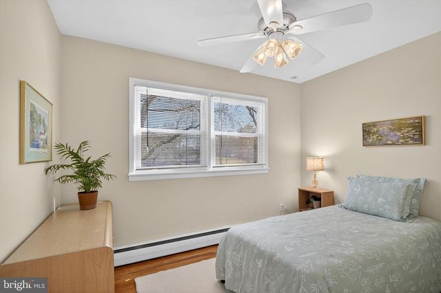7 GRIGGS RD, Cranbury, NJ 08512