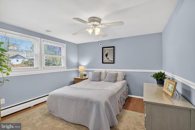 7 GRIGGS RD, Cranbury, NJ 08512
