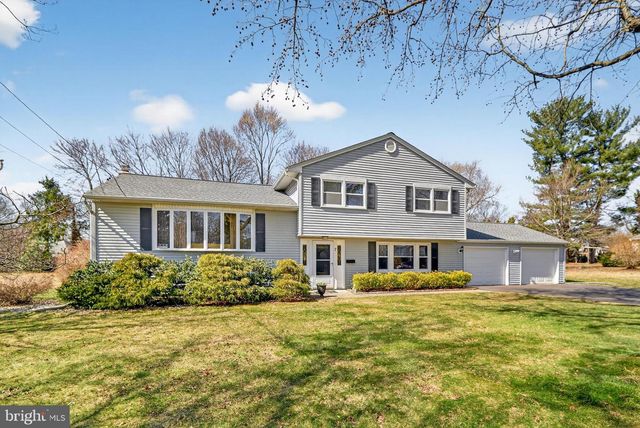 7 GRIGGS RD, Cranbury, NJ 08512