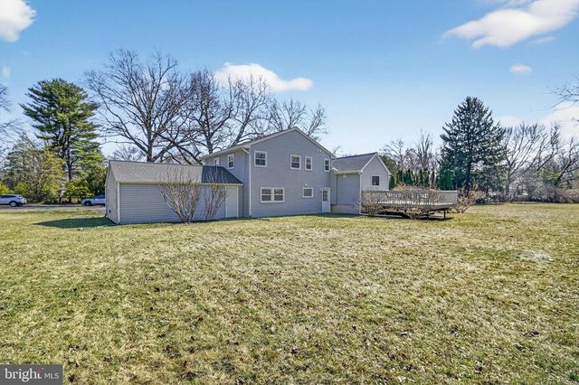 7 GRIGGS RD, Cranbury, NJ 08512