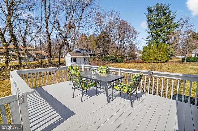 7 GRIGGS RD, Cranbury, NJ 08512