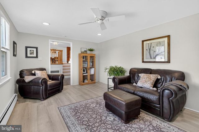 7 GRIGGS RD, Cranbury, NJ 08512