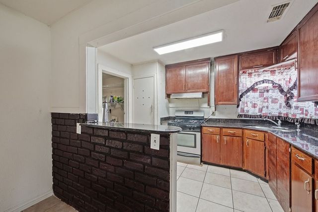 4520 W Lake Highlands Drive, The Colony, TX 75056