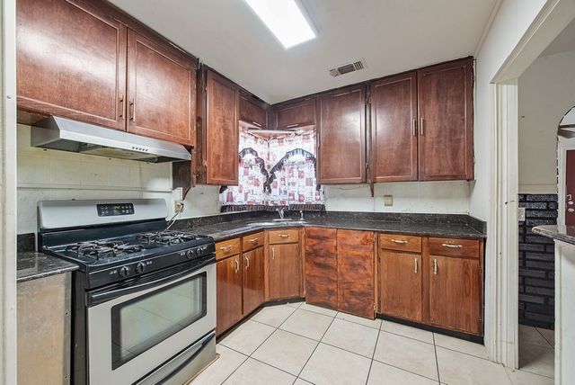 4520 W Lake Highlands Drive, The Colony, TX 75056