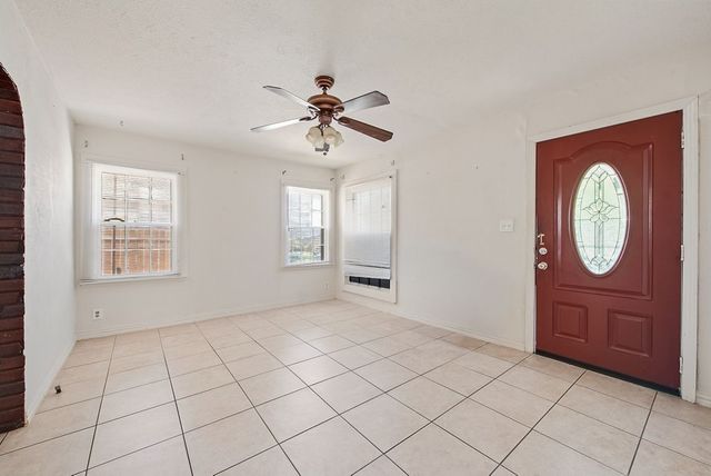 4520 W Lake Highlands Drive, The Colony, TX 75056