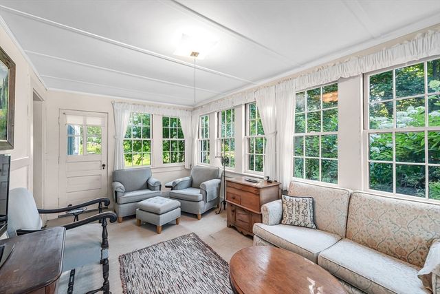 79 Main St, Blandford, MA 01008