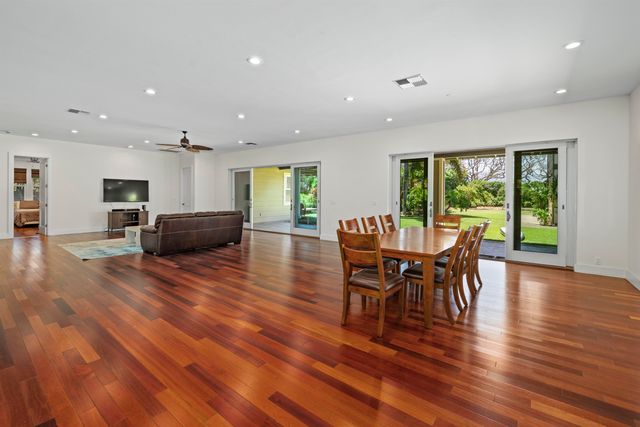 1050 Kapukaulua Pl, Paia, HI 96779