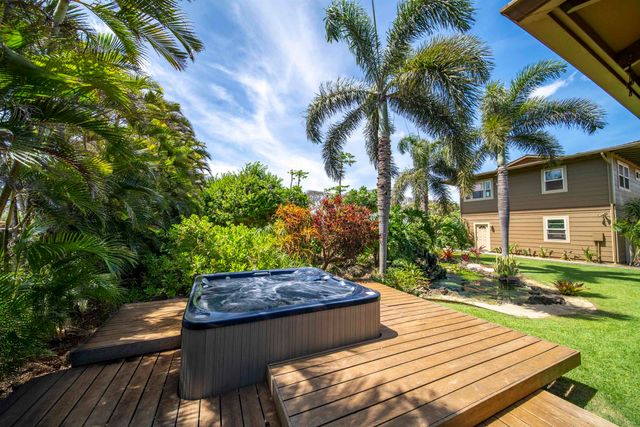 1050 Kapukaulua Pl, Paia, HI 96779
