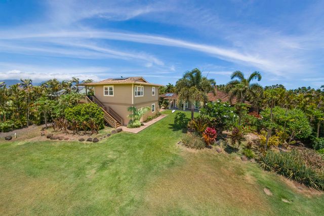 1050 Kapukaulua Pl, Paia, HI 96779