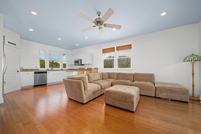 1050 Kapukaulua Pl, Paia, HI 96779