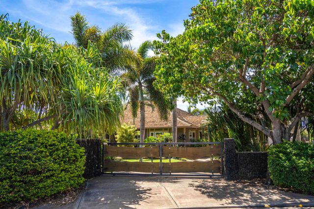 1050 Kapukaulua Pl, Paia, HI 96779