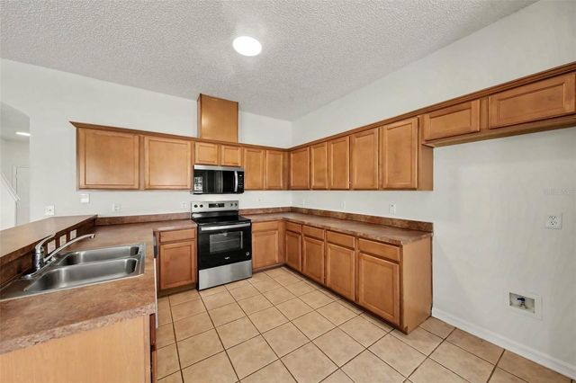 2512 HOLLY PINE CIRCLE, Orlando, FL 32820