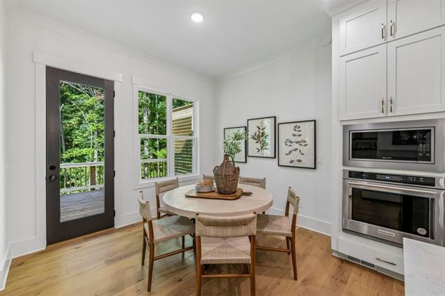 9110 Greenway Court, Gainesville, GA 30506