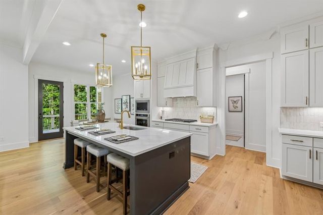 9110 Greenway Court, Gainesville, GA 30506