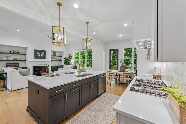 9110 Greenway Court, Gainesville, GA 30506