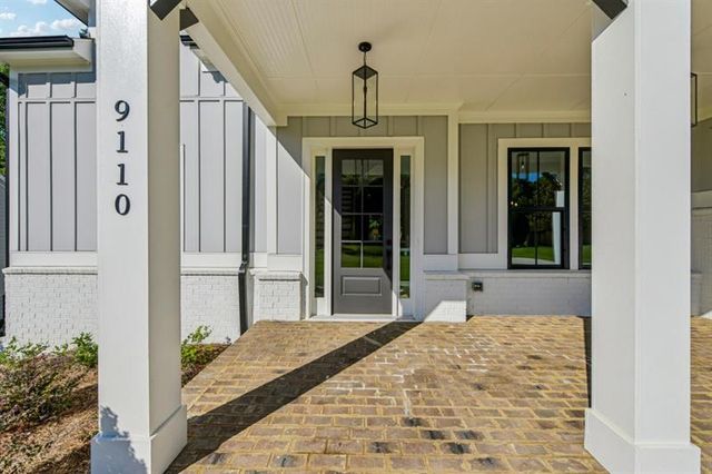 9110 Greenway Court, Gainesville, GA 30506