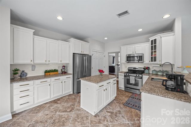 1037 Fleming Lane, Matthews, NC 28104
