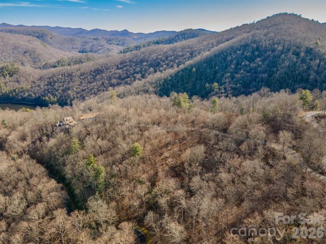 762 Scarlet Oak Road, Tuckasegee, NC 28783