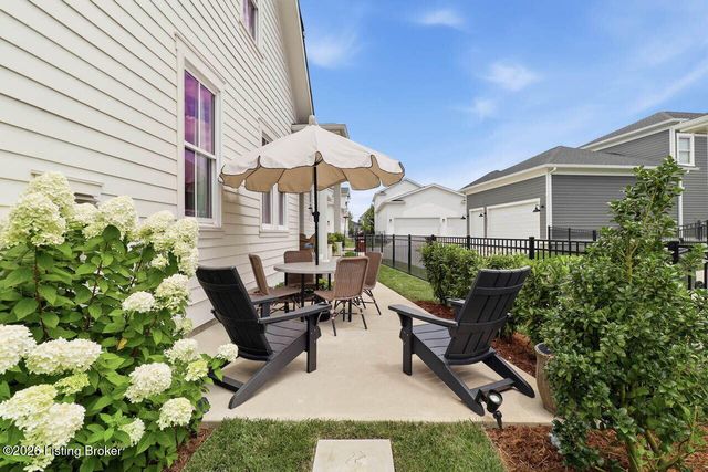 6108 Starflower St, Prospect, KY 40059