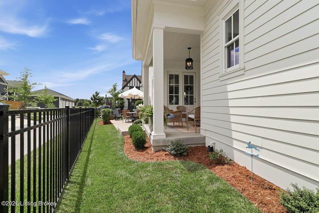 6108 Starflower St, Prospect, KY 40059