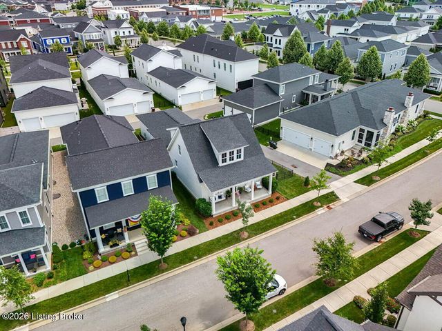 6108 Starflower St, Prospect, KY 40059