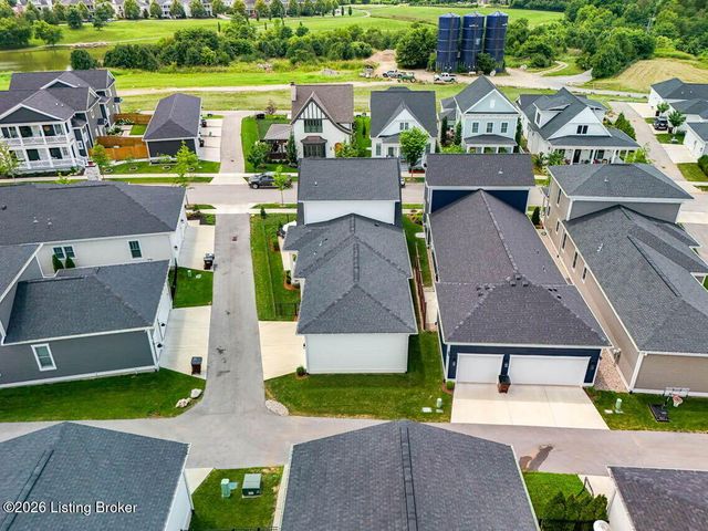 6108 Starflower St, Prospect, KY 40059