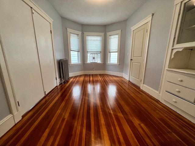 36 Golden 1, Medford, MA 02155