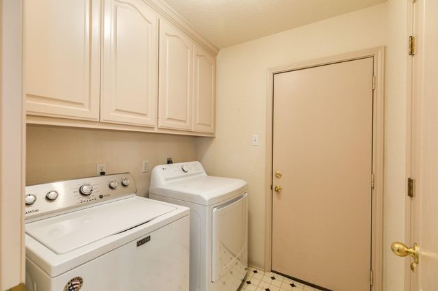 117 Jamestown Avenue, Clute, TX 77531