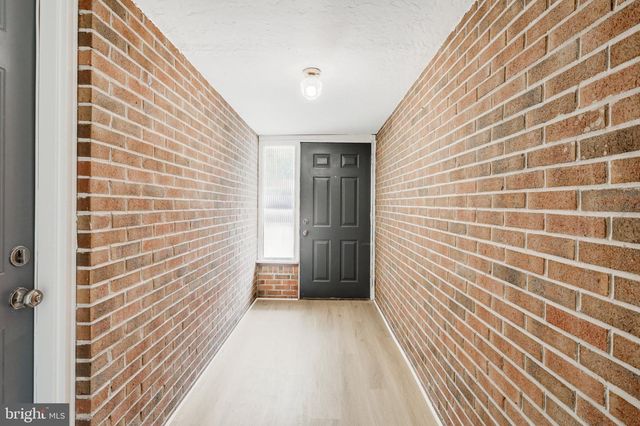 2020 WINDING RD, York, PA 17408