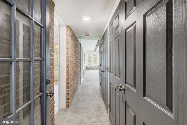 2020 WINDING RD, York, PA 17408