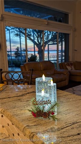 560 Sunset Pointe Drive, Lake Placid, FL 33852