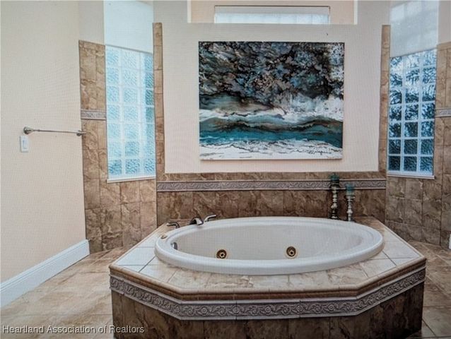 560 Sunset Pointe Drive, Lake Placid, FL 33852