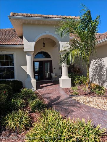 560 Sunset Pointe Drive, Lake Placid, FL 33852