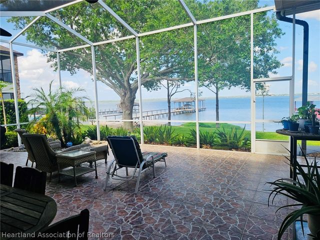 560 Sunset Pointe Drive, Lake Placid, FL 33852