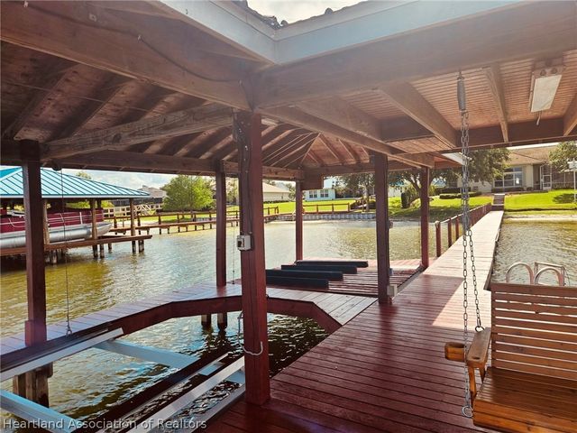 560 Sunset Pointe Drive, Lake Placid, FL 33852