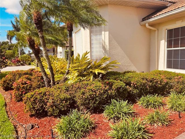 560 Sunset Pointe Drive, Lake Placid, FL 33852