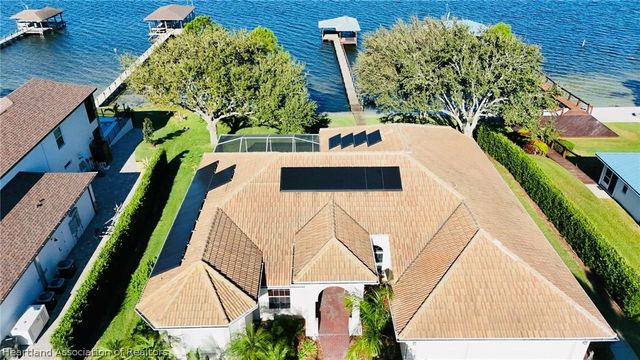 560 Sunset Pointe Drive, Lake Placid, FL 33852