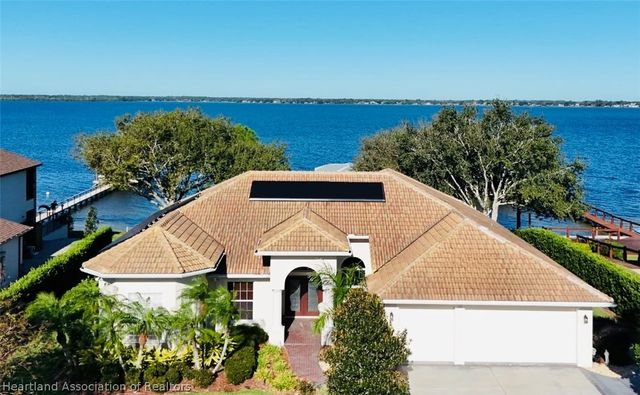 560 Sunset Pointe Drive, Lake Placid, FL 33852