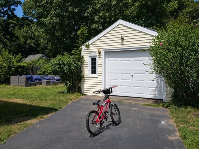83 Harman Avenue, Seekonk, MA 02771
