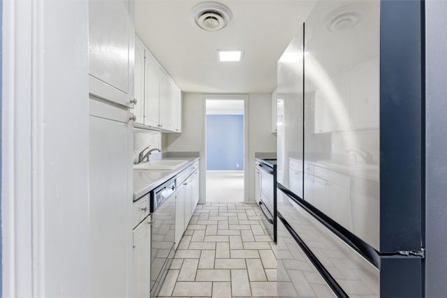 558 E Avenue J D, Grand Prairie, TX 75050