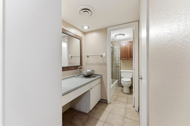 558 E Avenue J D, Grand Prairie, TX 75050