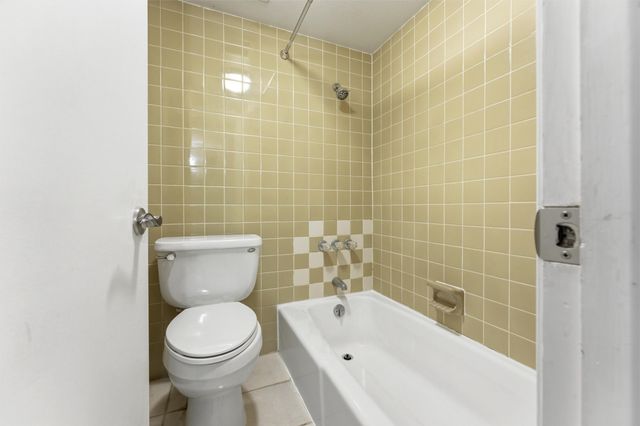 558 E Avenue J D, Grand Prairie, TX 75050