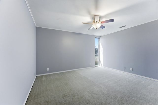 558 E Avenue J D, Grand Prairie, TX 75050