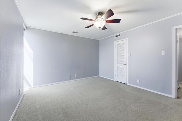 558 E Avenue J D, Grand Prairie, TX 75050