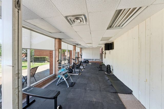 558 E Avenue J D, Grand Prairie, TX 75050