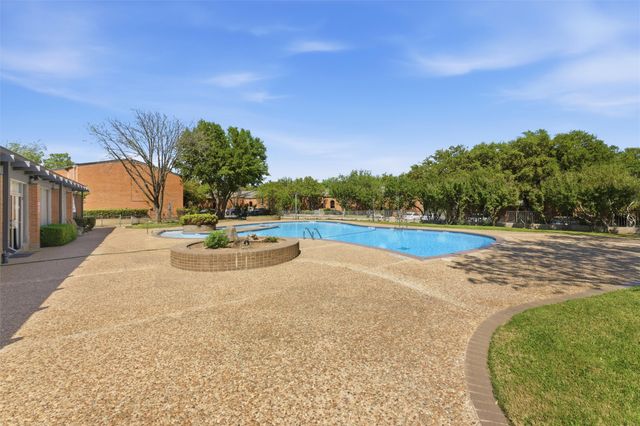 558 E Avenue J D, Grand Prairie, TX 75050