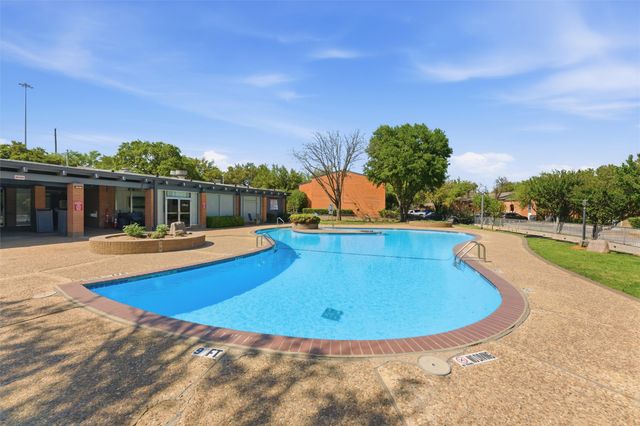 558 E Avenue J D, Grand Prairie, TX 75050