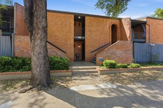558 E Avenue J D, Grand Prairie, TX 75050
